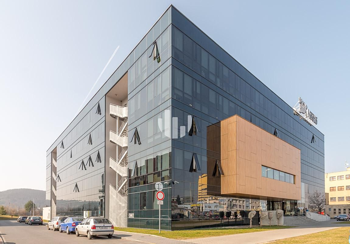 Pronájem kanceláře 500 m²