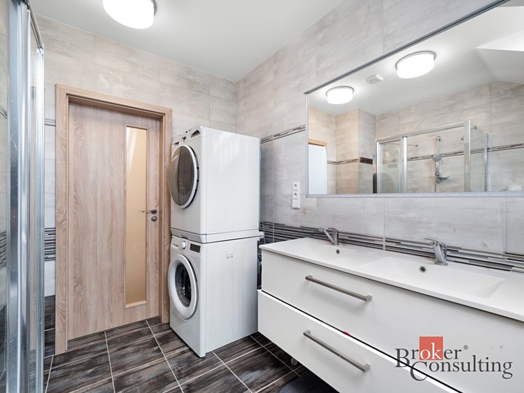 Prodej domu, 178 m² (22 z 40)