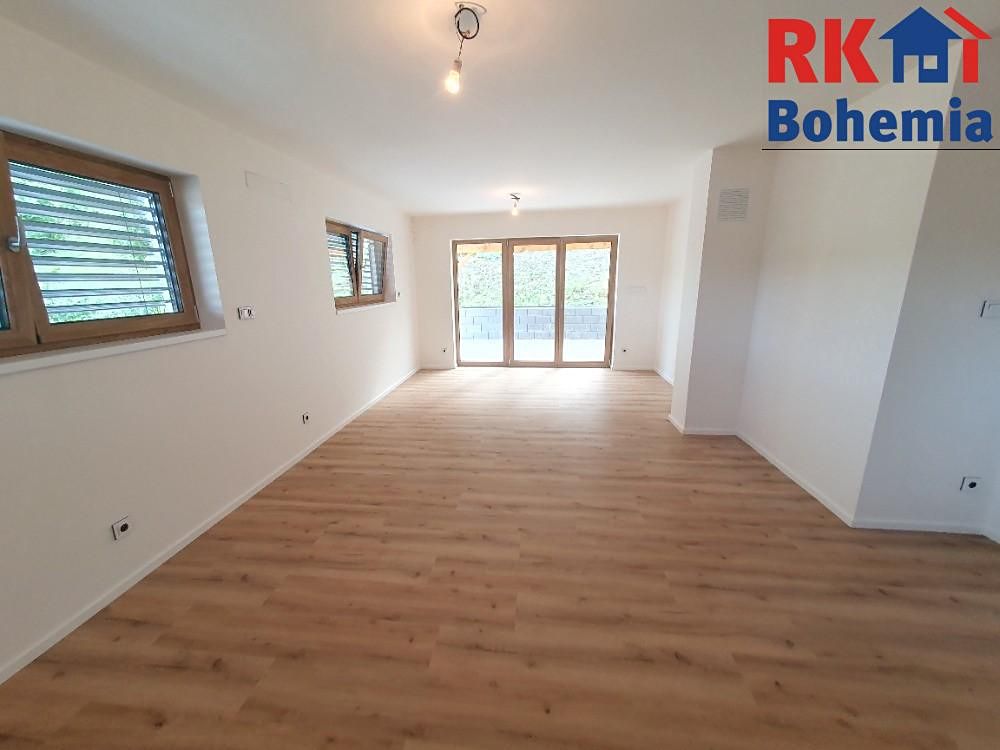 Prodej rodinného domu 224 m², pozemek 327 m² – fotografie 5