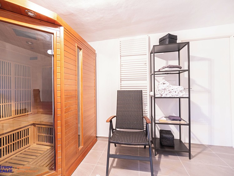 Prodej komerčního prostoru, 450 m² (28 z 35)