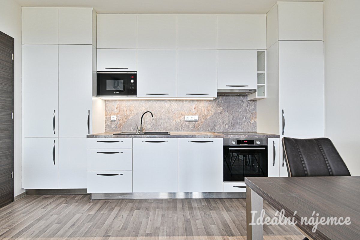 Pronájem bytu 2+kk 60 m² – fotografie 2