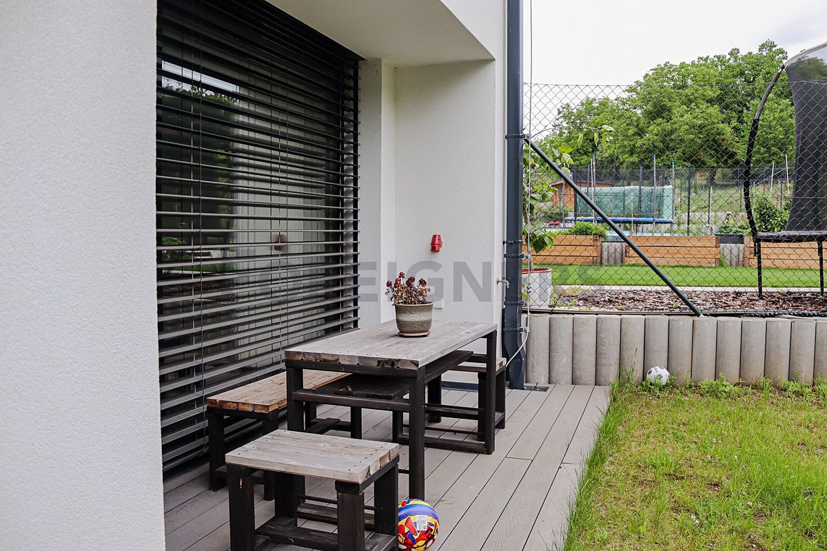Pronájem rodinného domu 150 m², pozemek 146 m² – fotografie 3