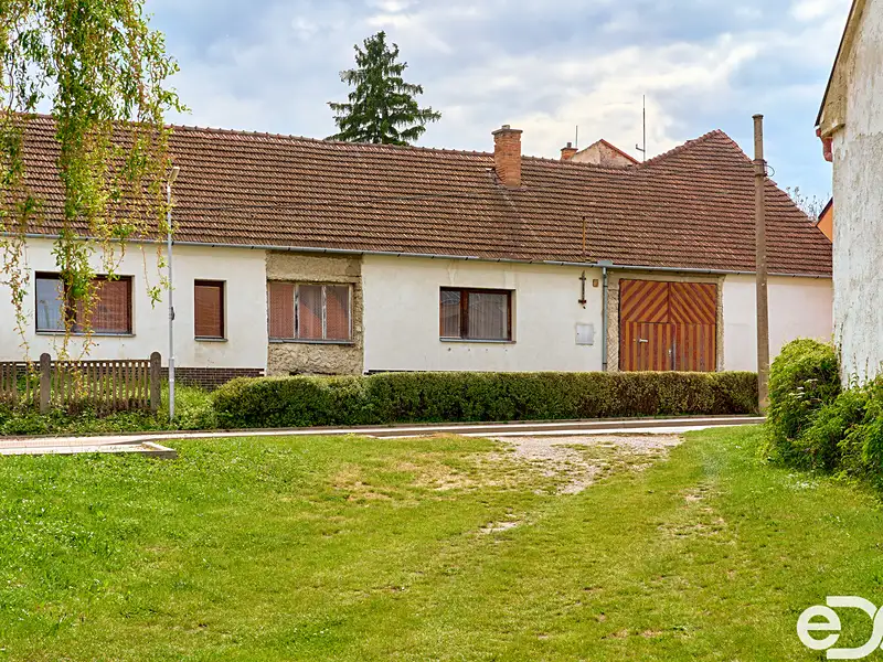 Prodej rodinného domu 320 m², pozemek 1765 m², Chudčice – náhled fotky 1
