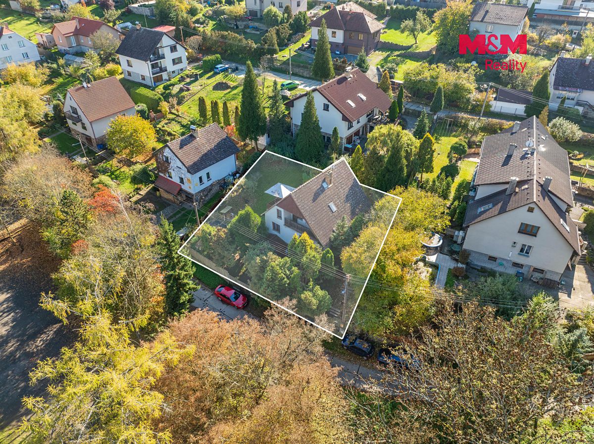 Prodej rodinného domu 197 m², pozemek 592 m² – fotografie 3