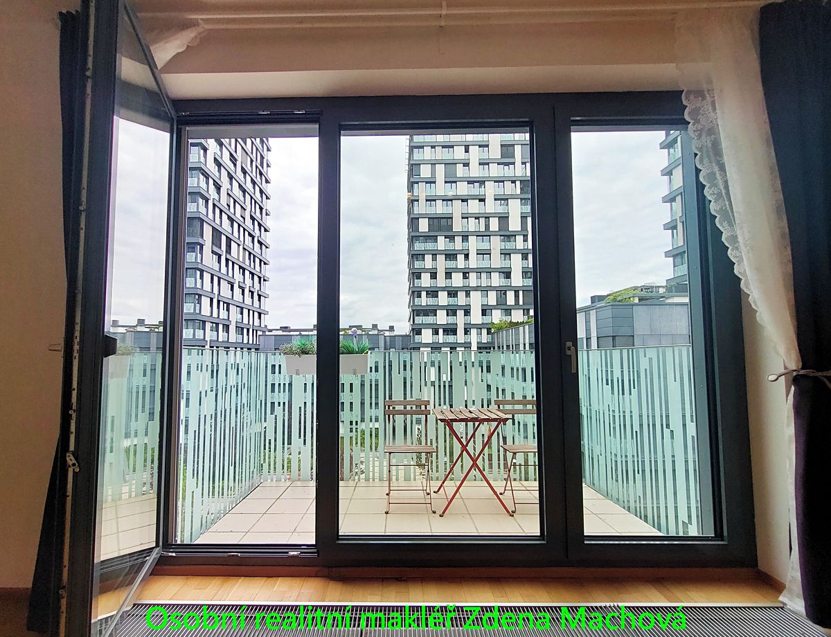Pronájem bytu 1+kk 40 m² – fotografie 3