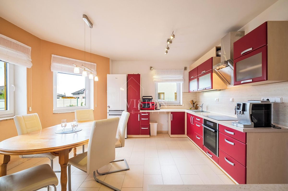 Prodej rodinného domu 242 m², pozemek 1923 m² – fotografie 5