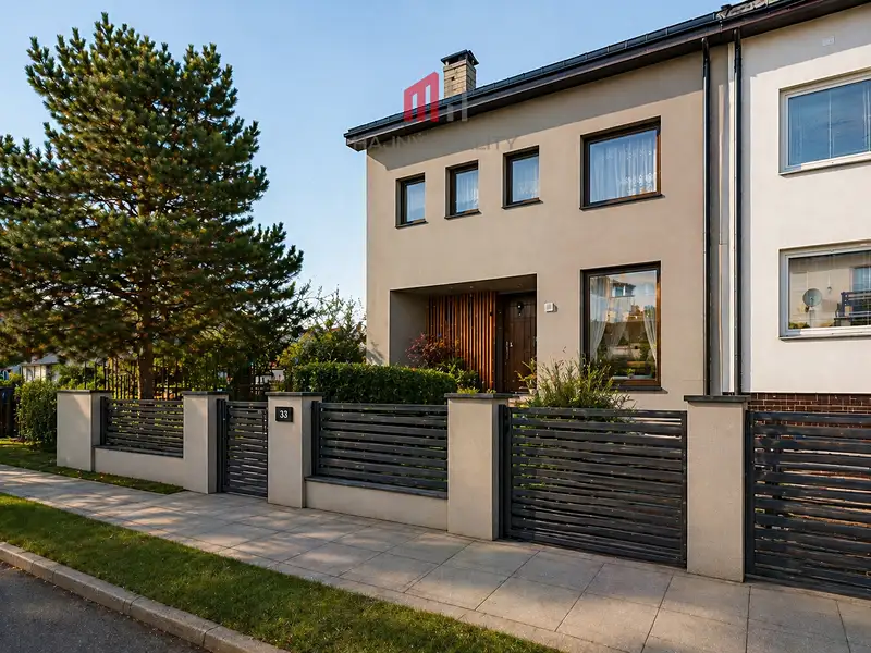 Prodej rodinného domu 254 m², pozemek 390 m², Praha – náhled fotky 2