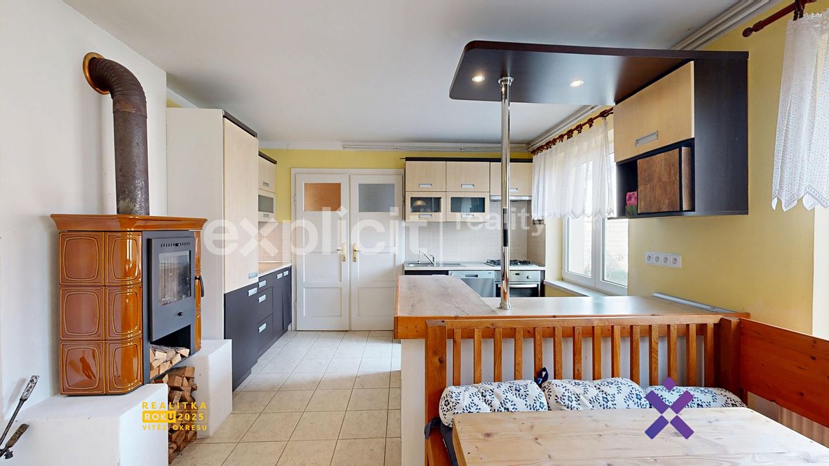 Prodej rodinného domu 162 m², pozemek 571 m² – fotografie 2