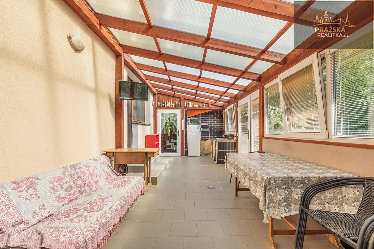 Prodej rodinného domu 100 m², pozemek 980 m² – fotografie 2