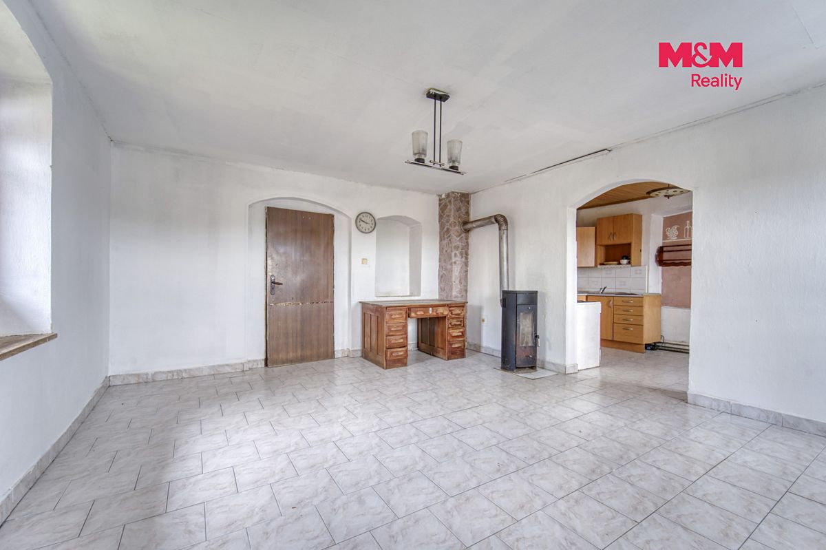 Prodej rodinného domu 72 m², pozemek 1880 m² – fotografie 2