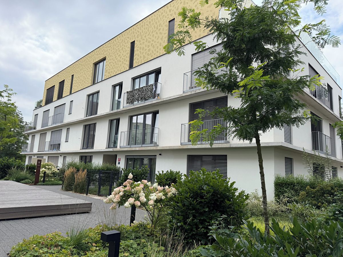 Pronájem bytu 1+kk 37 m² – fotografie 2