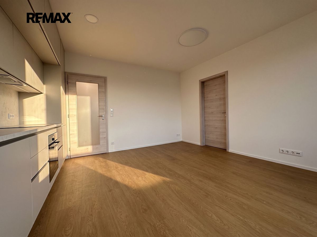 Pronájem bytu 2+kk 45 m² – fotografie 5