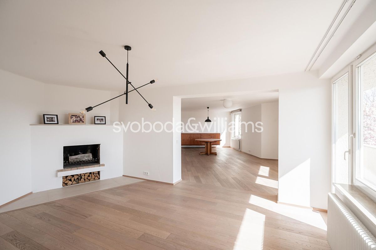Prodej rodinného domu 207 m², pozemek 652 m² – fotografie 2