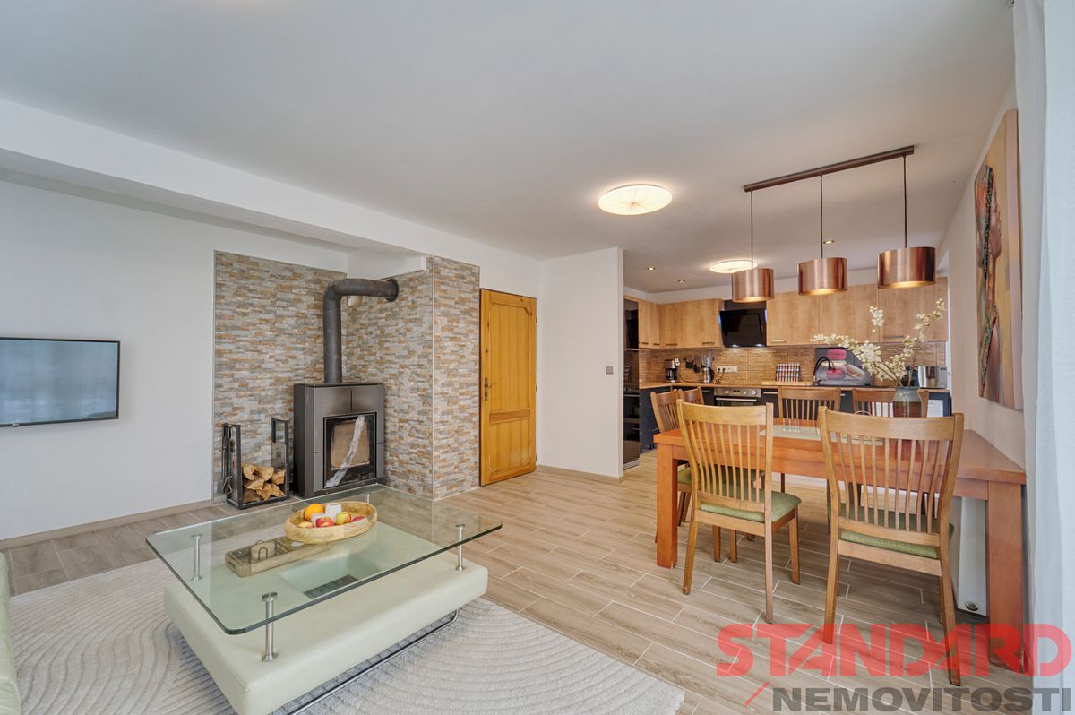 Prodej rodinného domu 207 m², pozemek 1063 m²