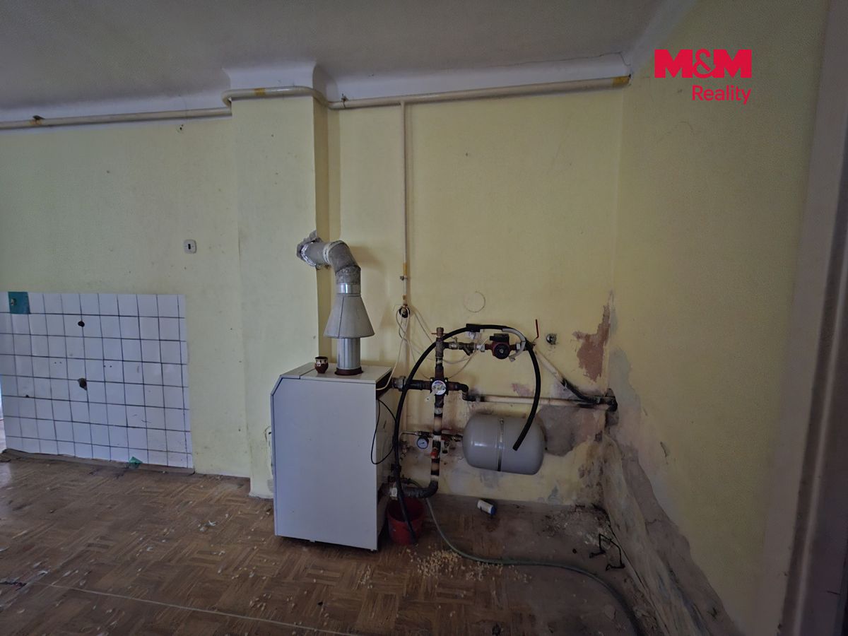 Prodej rodinného domu 180 m², pozemek 827 m² – fotografie 5