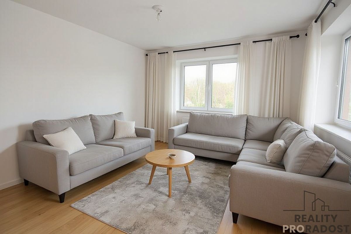 Prodej rodinného domu 213 m², pozemek 792 m² – fotografie 2