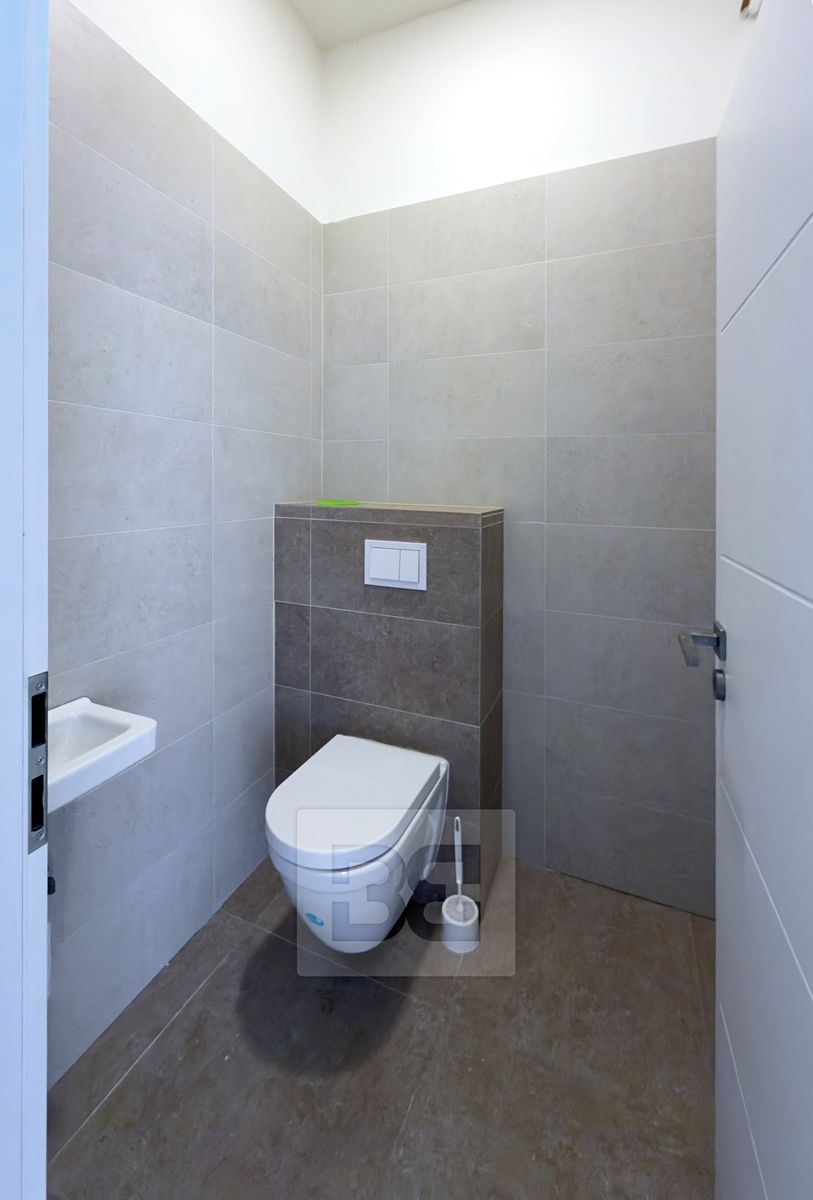 Pronájem kanceláře 37 m² – fotografie 5