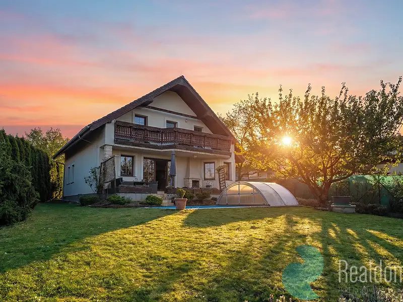 Prodej vily 174 m², pozemek 811 m², Říčany – náhled fotky 2