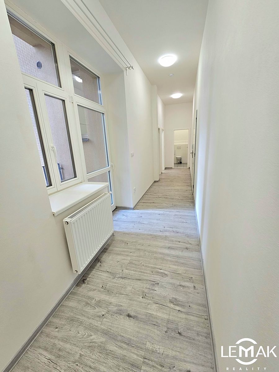 Pronájem bytu 2+kk 66 m² – fotografie 4