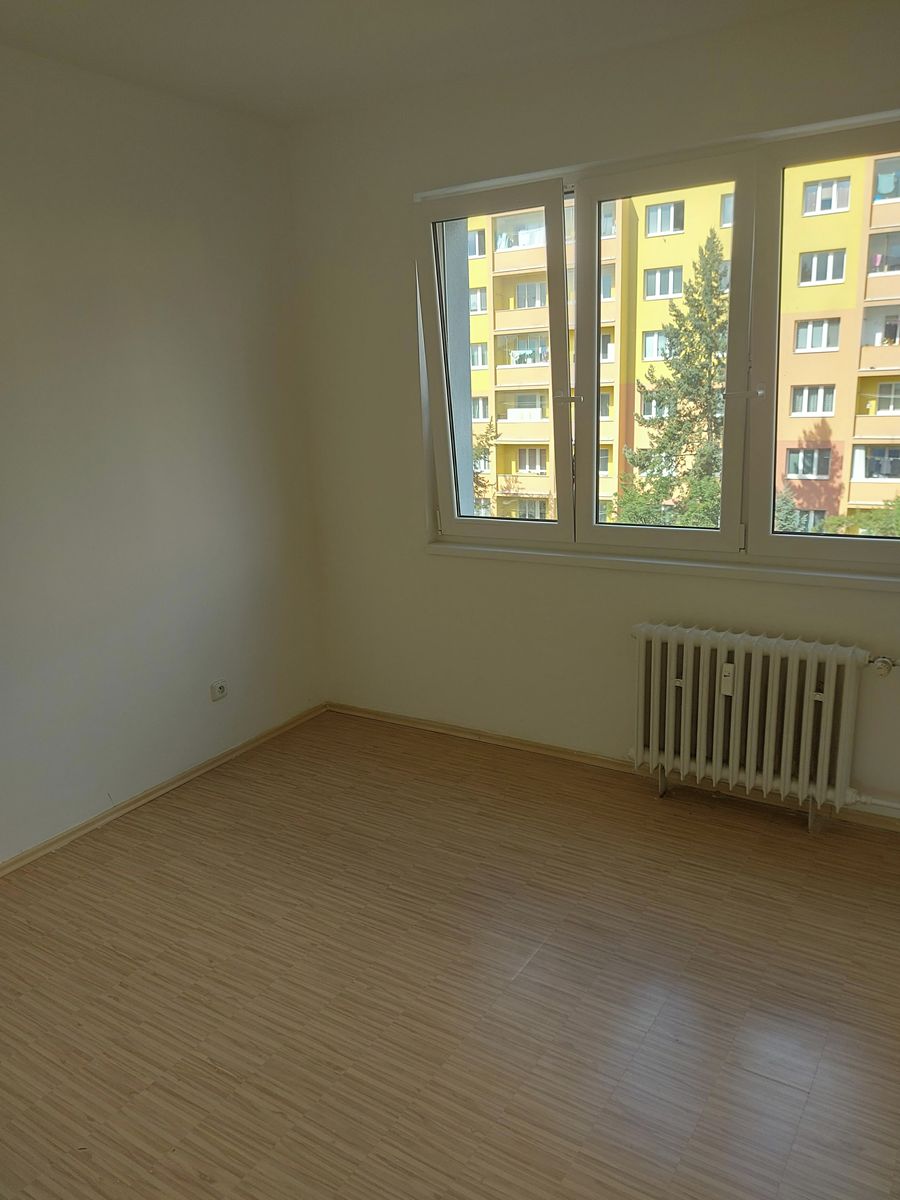 Pronájem bytu 2+1 56 m² – fotografie 3