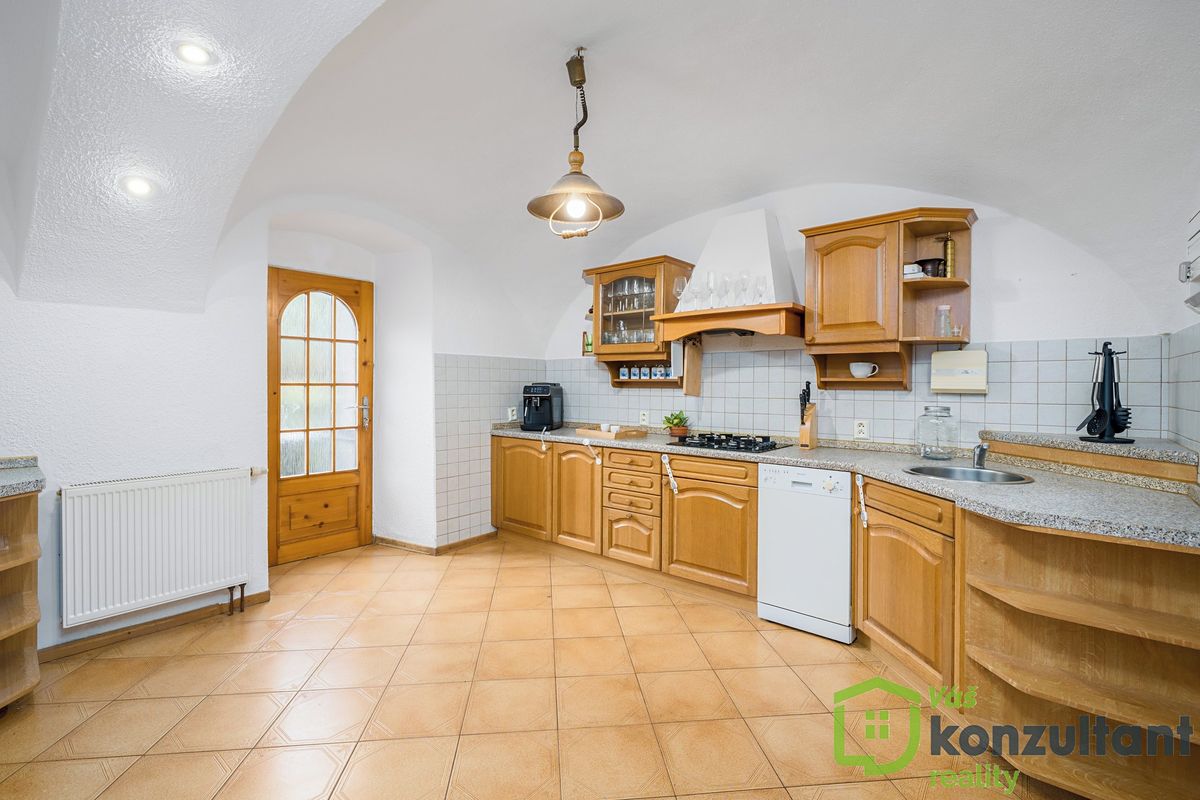Prodej rodinného domu 120 m², pozemek 845 m² – fotografie 2