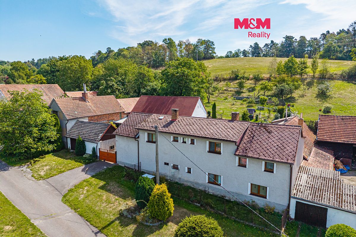 Prodej rodinného domu 235 m², pozemek 3066 m²