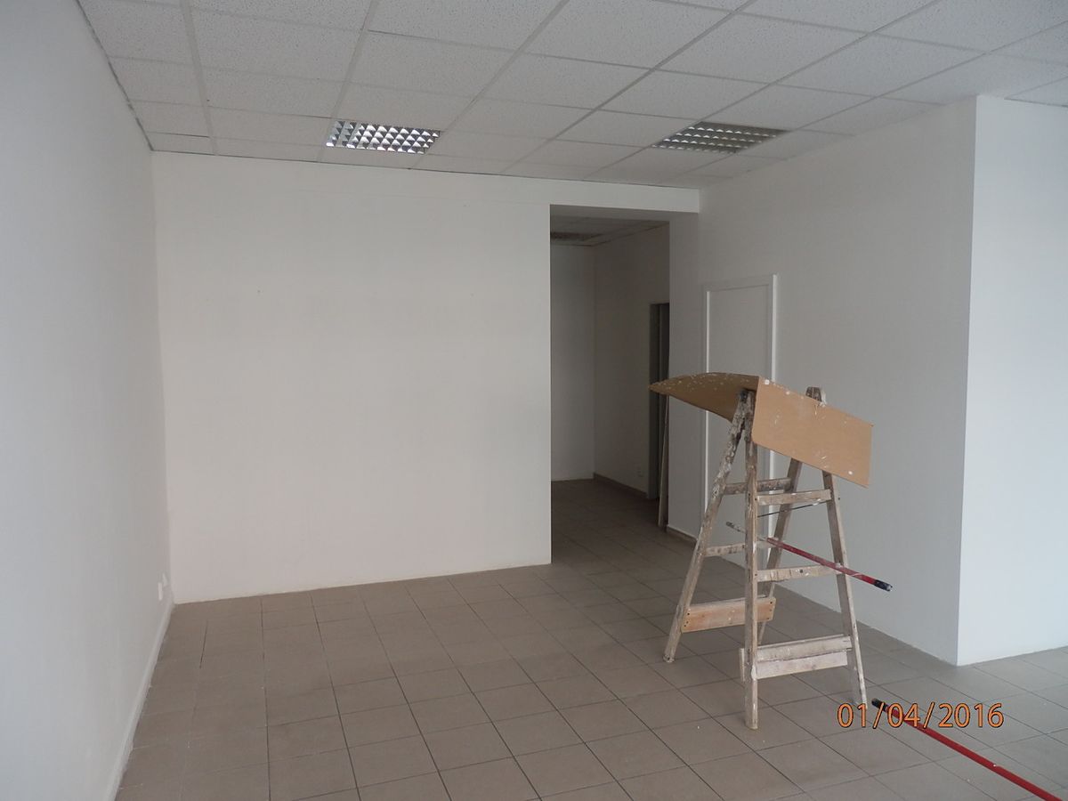 Pronájem obchodního prostoru 57 m² – fotografie 3