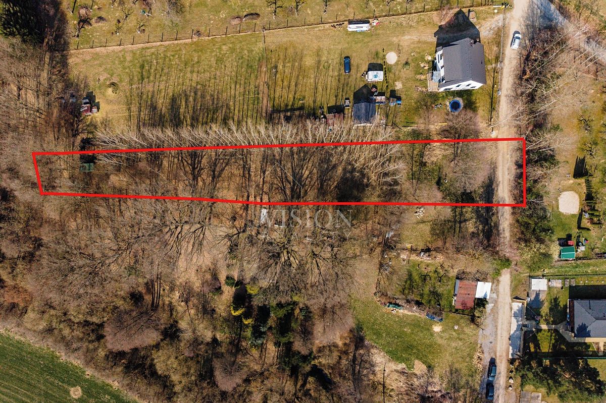 Prodej stavebního pozemku 1940 m² – fotografie 2