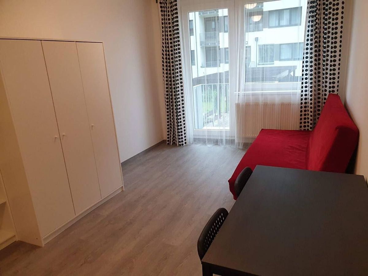 Pronájem bytu 1+kk 26 m² – fotografie 3