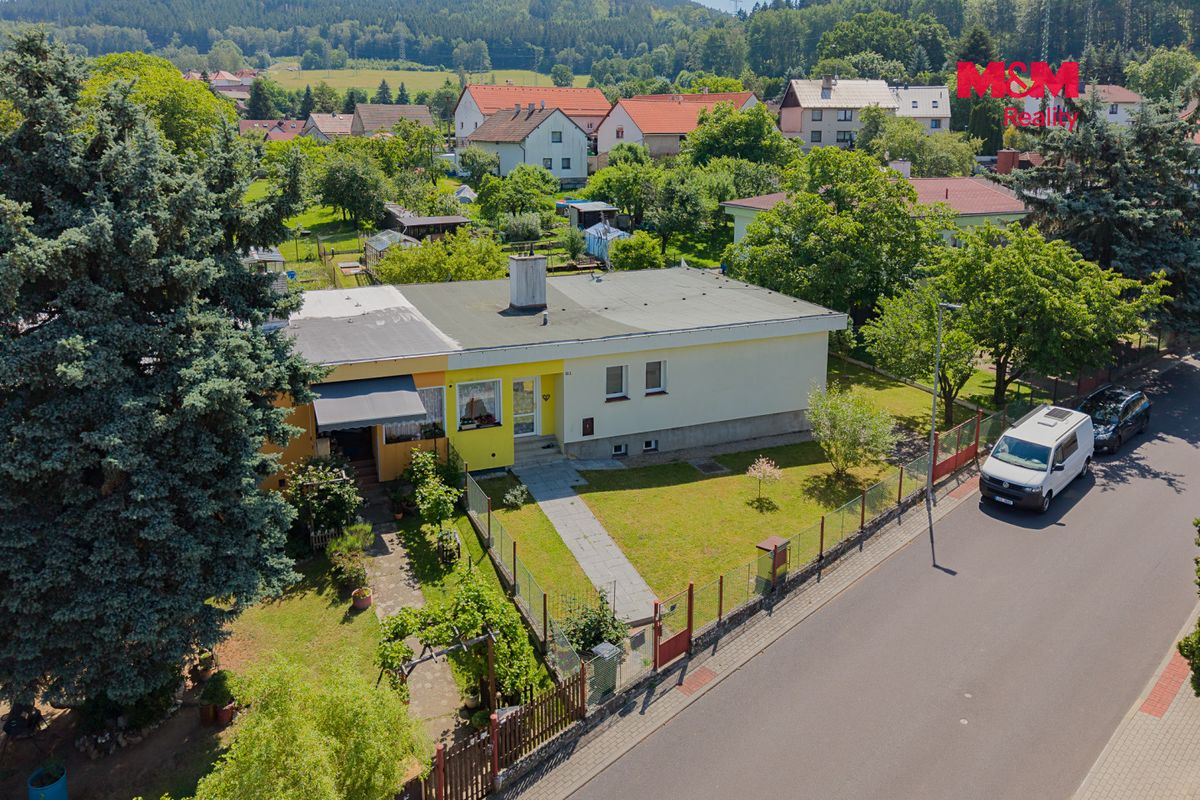 Prodej rodinného domu 294 m², pozemek 903 m² – fotografie 2