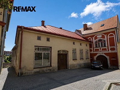 Prodej  rodinného domu 370 m², pozemek 425 m²