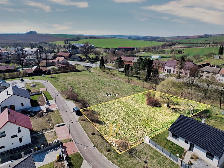 Prodej pozemku, 1 301 m² (2 z 7)