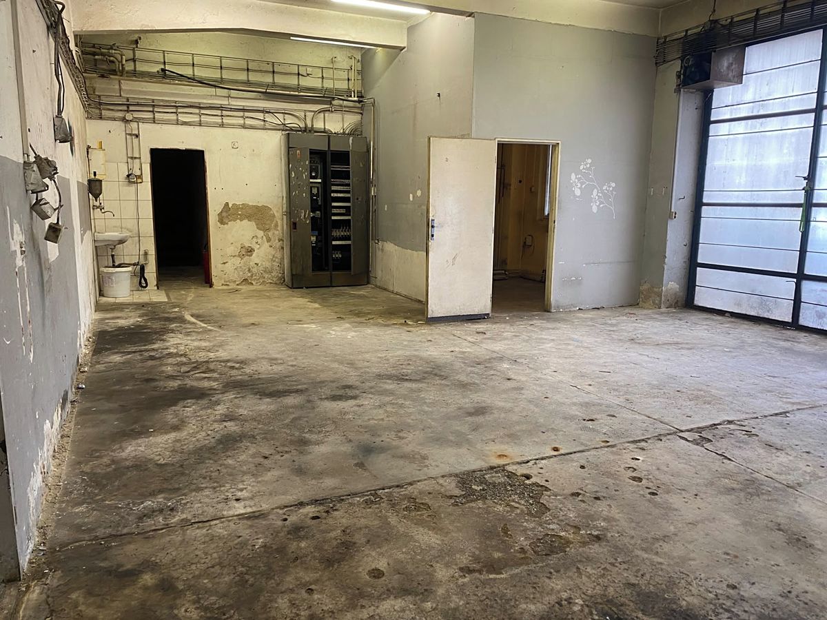 Pronájem výrobní haly, prostoru 49 m², Hradec Králové – fotka 1 z 3