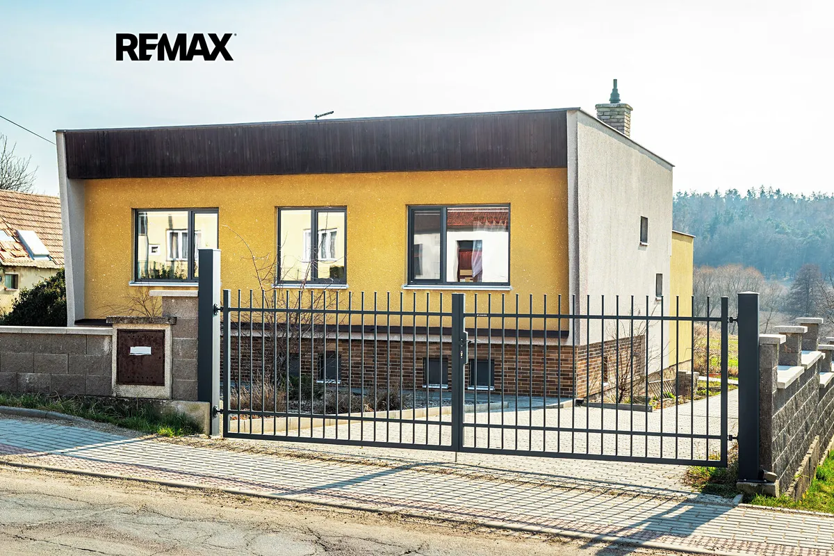 Prodej rodinného domu 200 m², pozemek 802 m²