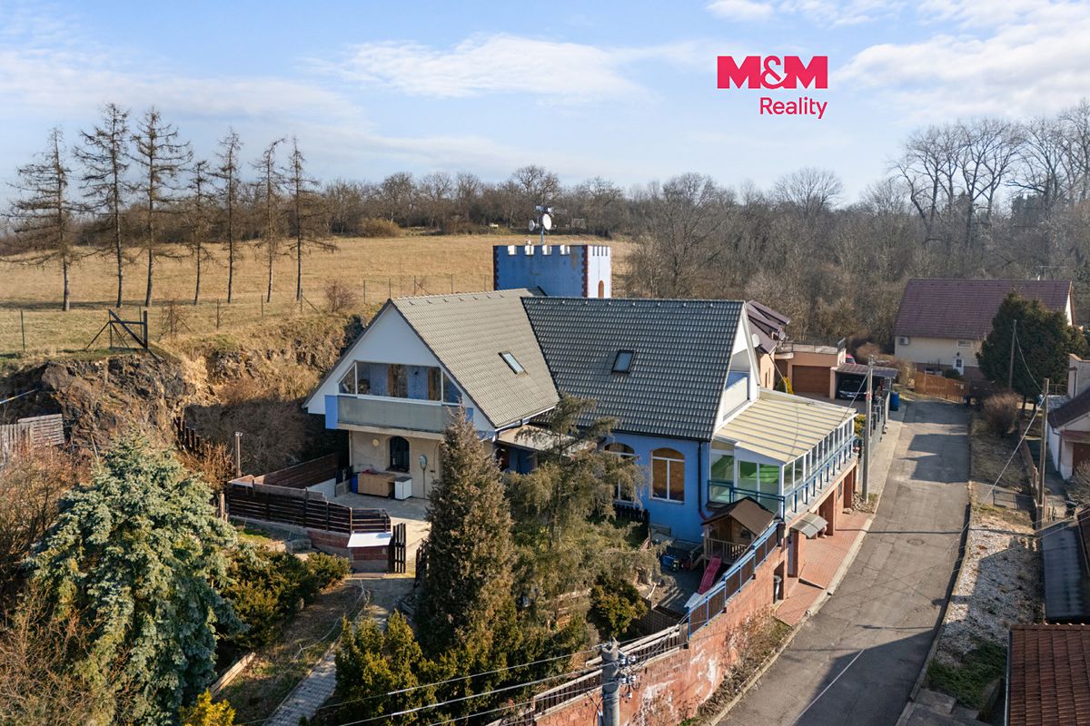 Prodej rodinného domu 280 m², pozemek 1065 m²