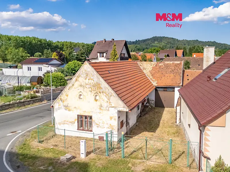 Prodej rodinného domu 102 m², pozemek 281 m², Žichovice – náhled fotky 1