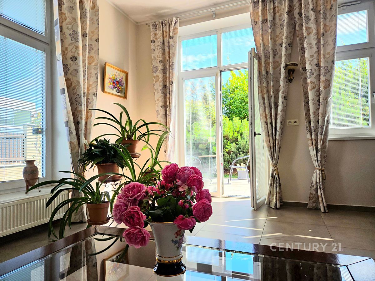Prodej rodinného domu 195 m², pozemek 1059 m² – fotografie 4