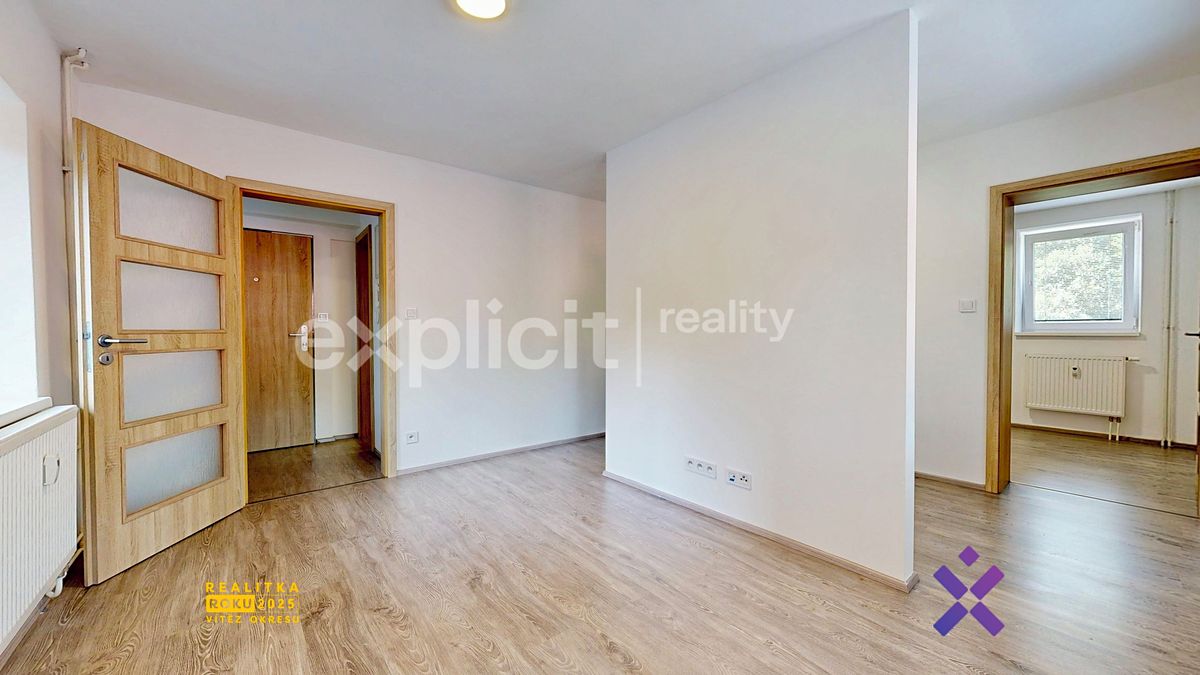 Pronájem bytu 2+kk 38 m² – fotografie 3
