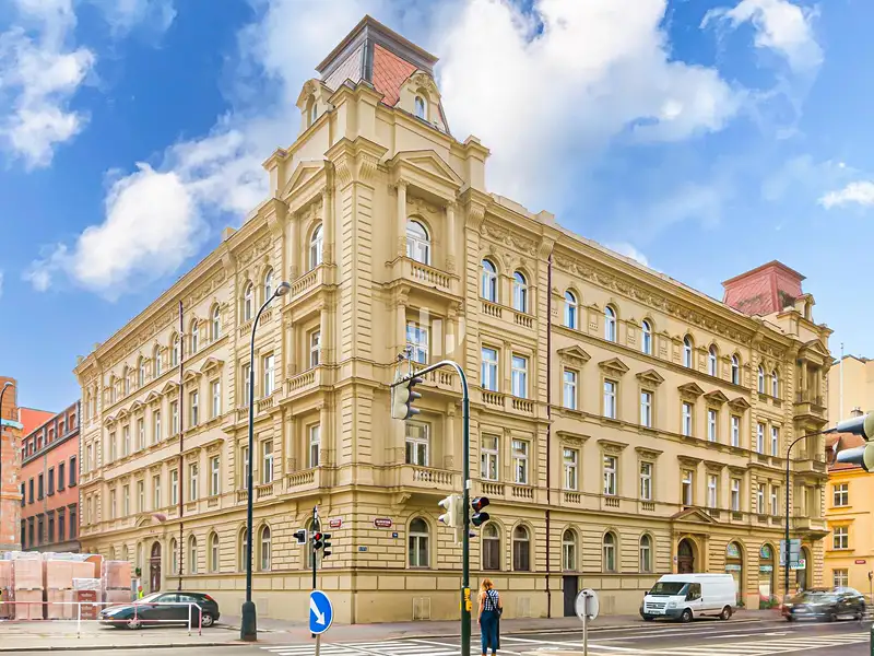 Pronájem kanceláře 104 m², Praha – náhled fotky 1