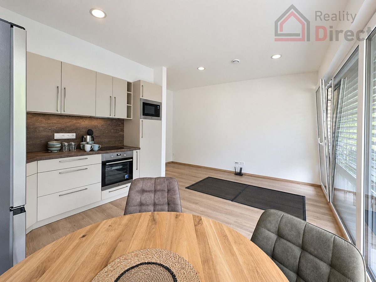 Pronájem bytu 2+kk 43 m² – fotografie 4