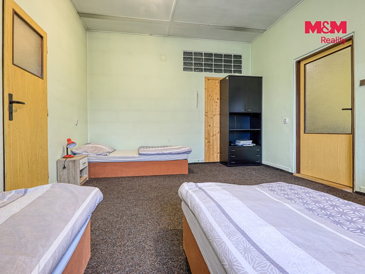 Комерційне приміщення на продаж, 1 100 м² (6 з 30)