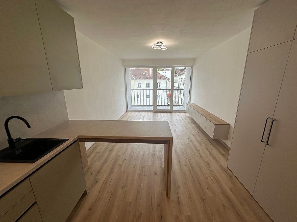 Pronájem bytu 1+kk 38 m² – fotografie 3