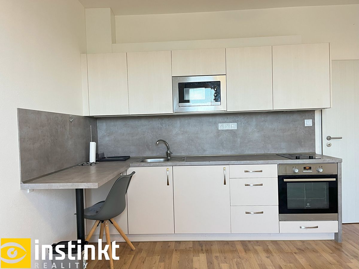 Pronájem bytu 1+kk 28 m² – fotografie 2