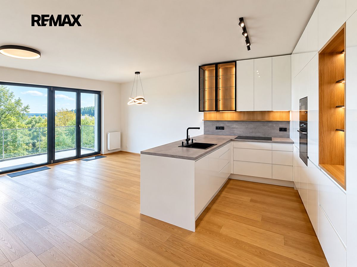 Pronájem bytu 4+kk 129 m² – fotografie 2