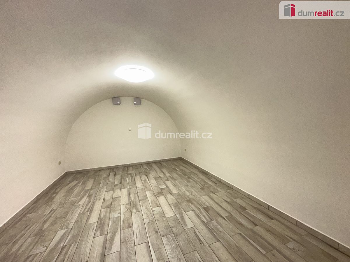 Pronájem bytu 1+1 30 m² – fotografie 4