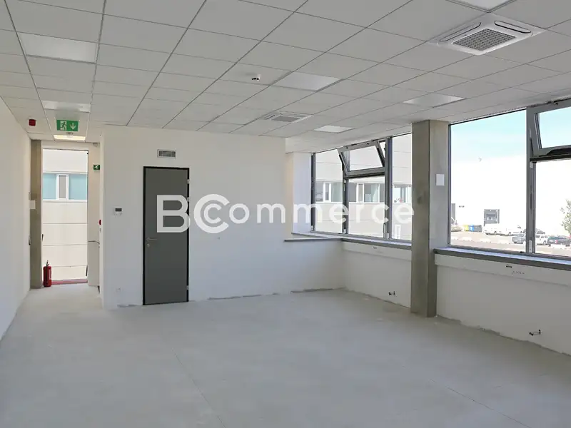 Pronájem skladového prostoru 935 m², Brno – náhled fotky 2