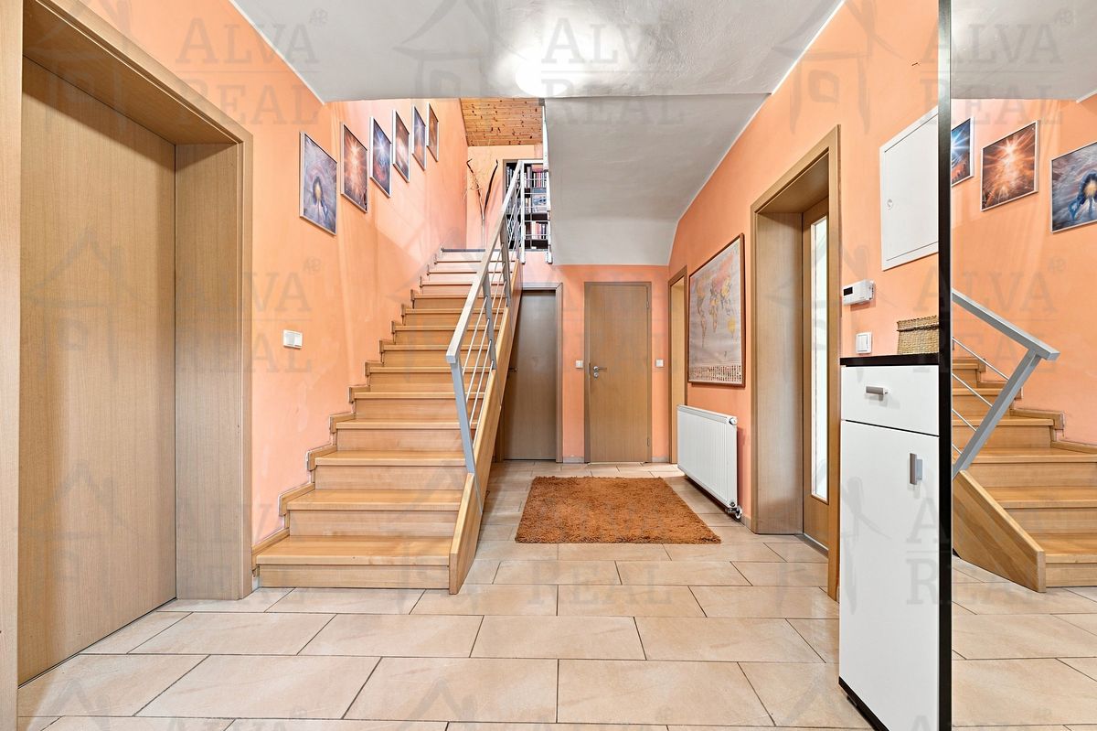 Prodej rodinného domu 141 m², pozemek 984 m² – fotografie 4