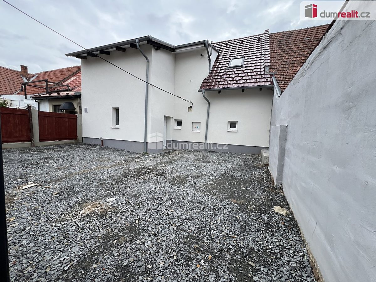 Prodej rodinného domu 249 m², pozemek 249 m²