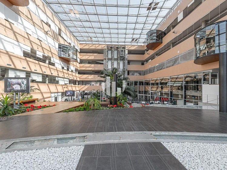 Gewerbefläche zur Miete, 400 m² (2 von 10)