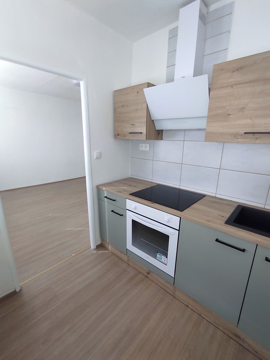 Pronájem bytu 1+1 27 m² – fotografie 2